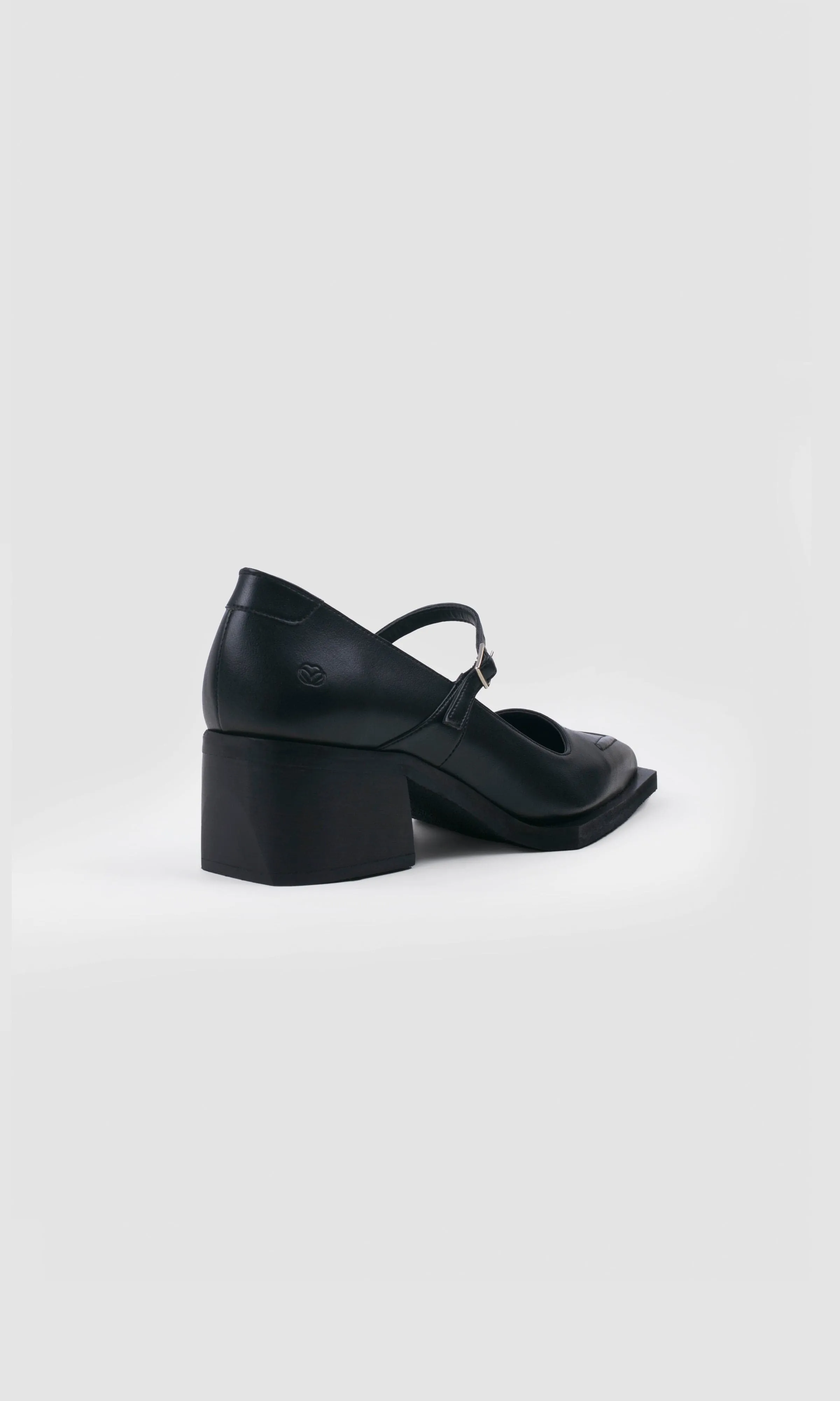 Julia Apple Leather Vegan Pumps | Black