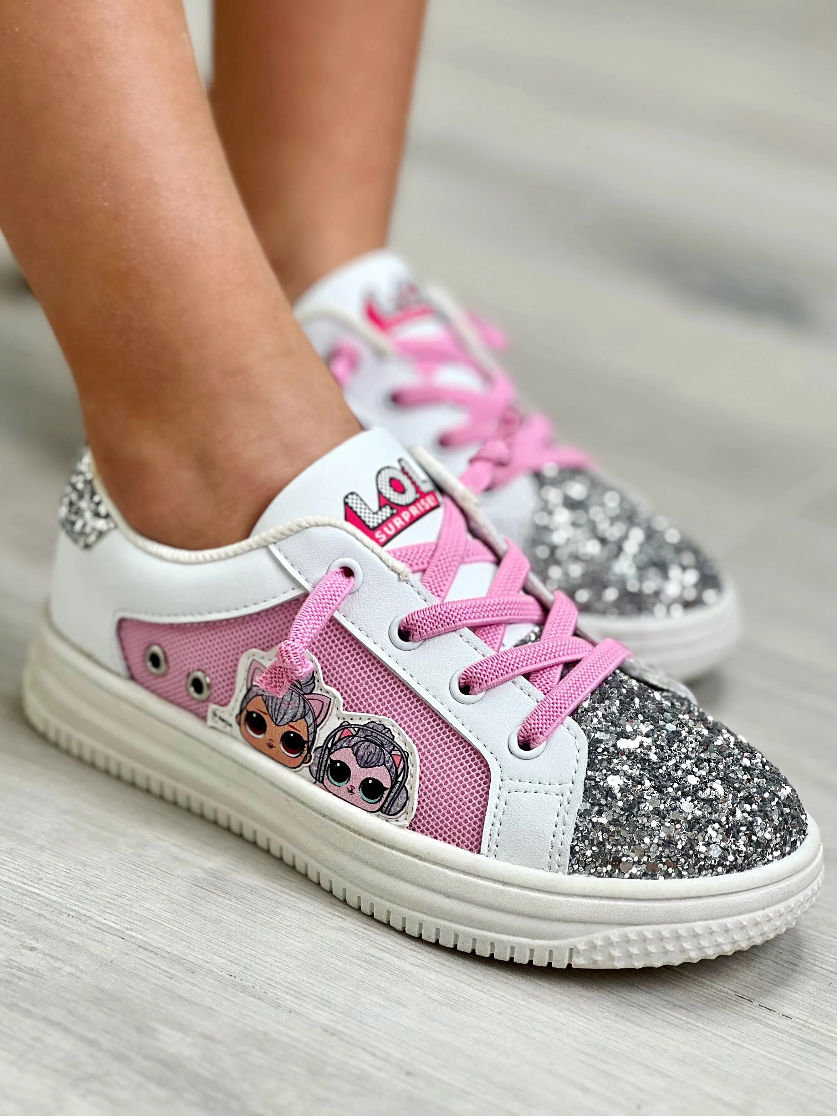 L.O.L. SURPRISE! Kitty Queen and Pet Glitter Sneakers