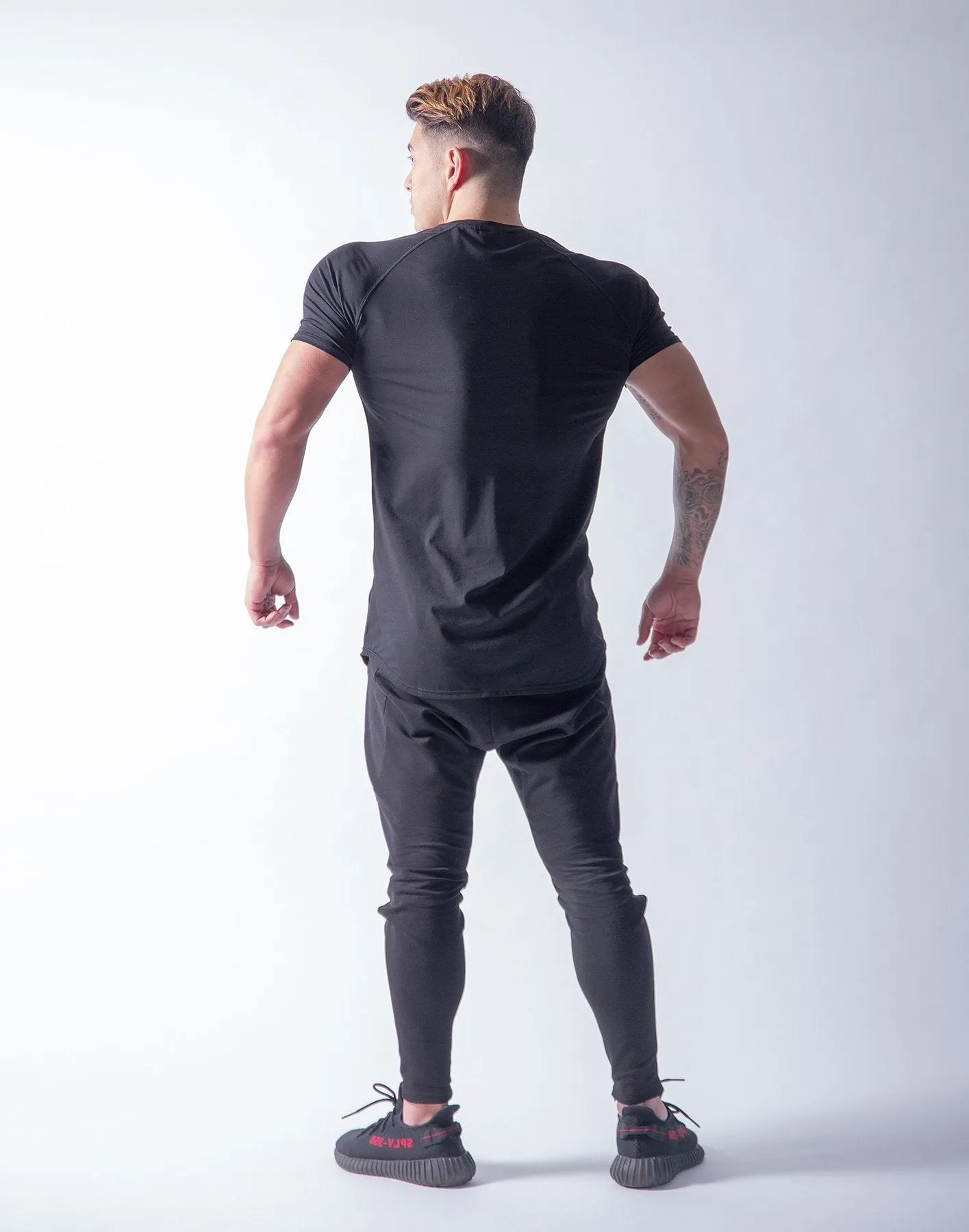 Men's Raglan Sports Slim Fit  Curved Hemline Tee