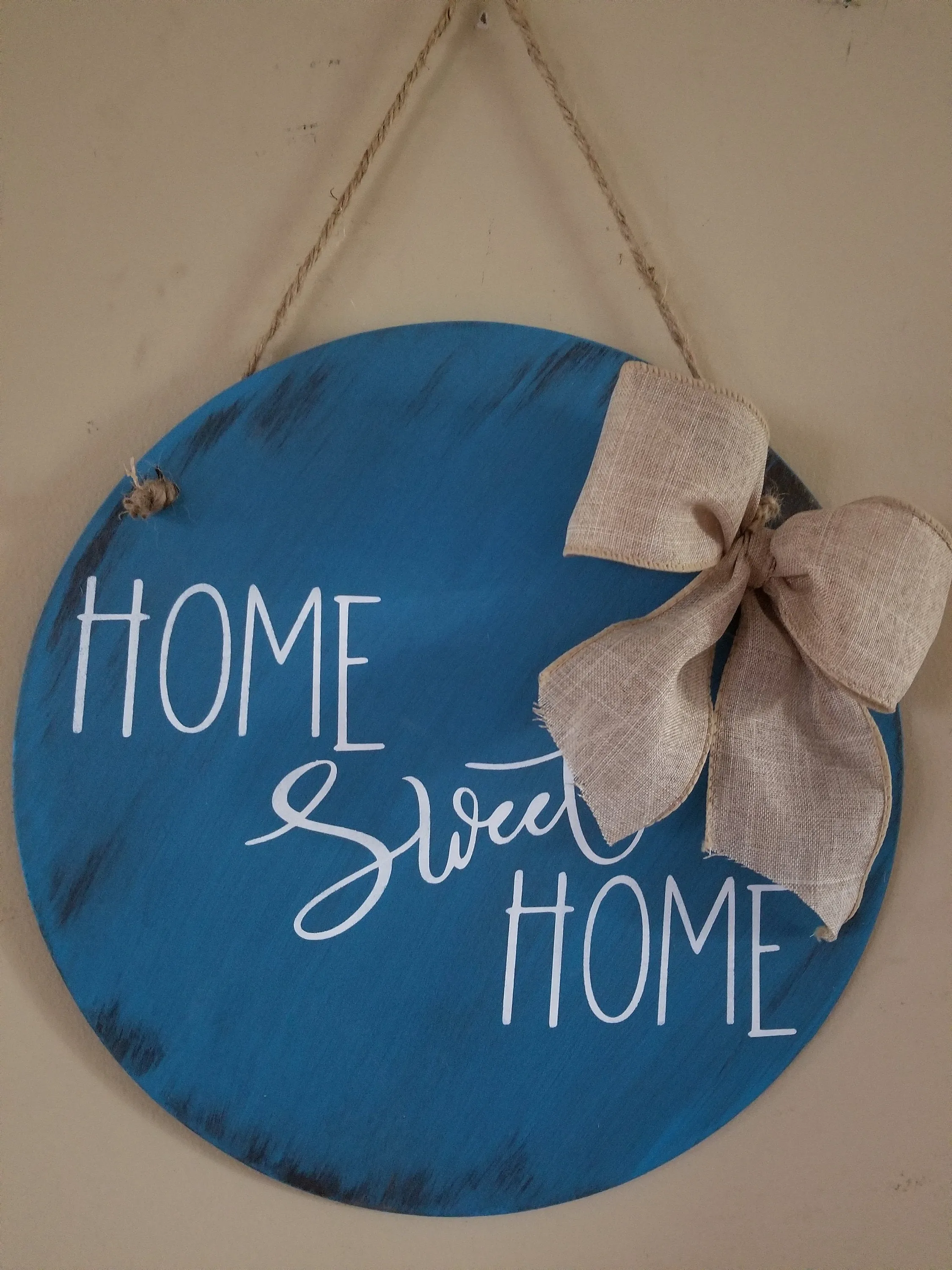 Round 1-sided Wood Sign with Twine Hanger 12"