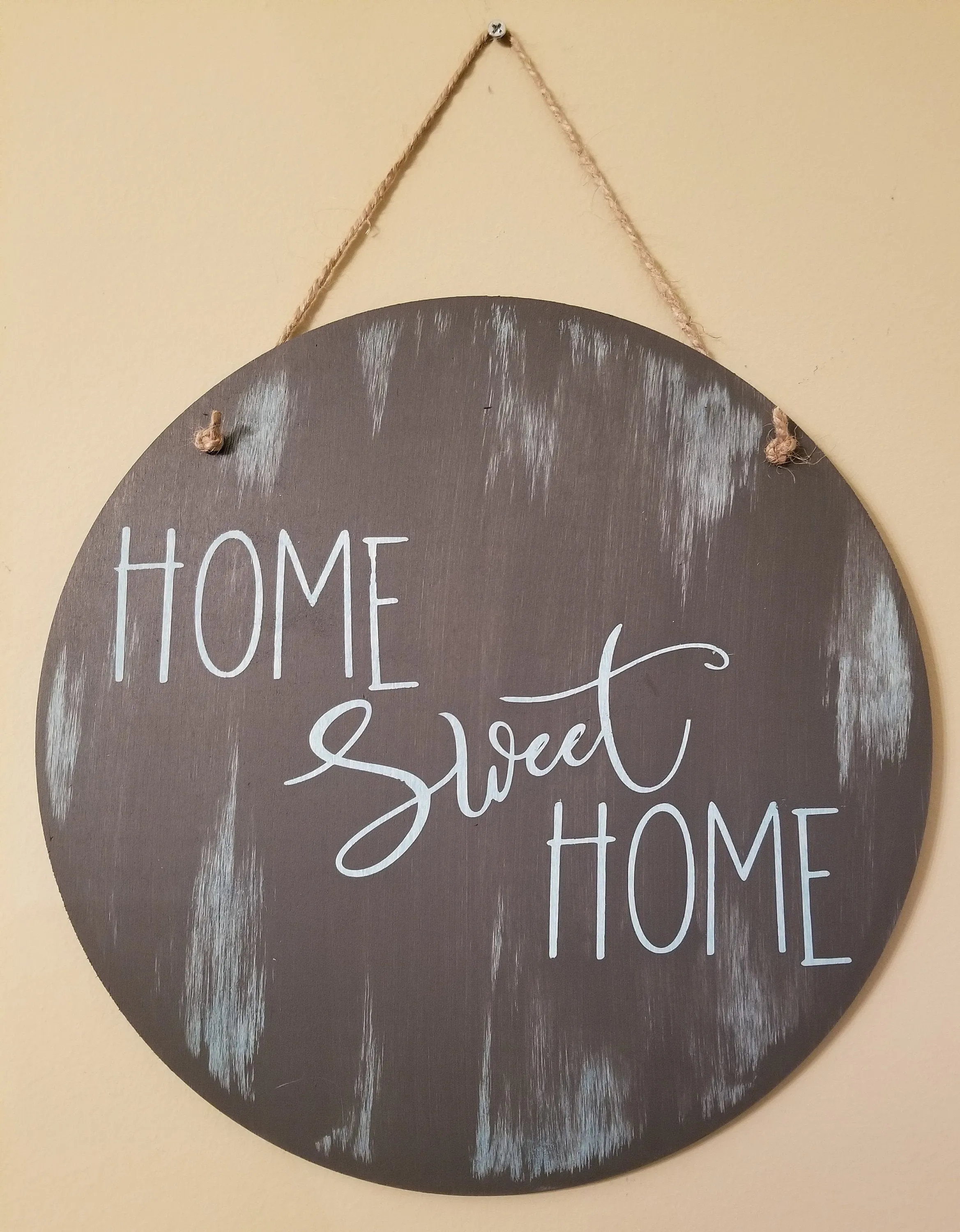 Round 1-sided Wood Sign with Twine Hanger 12"