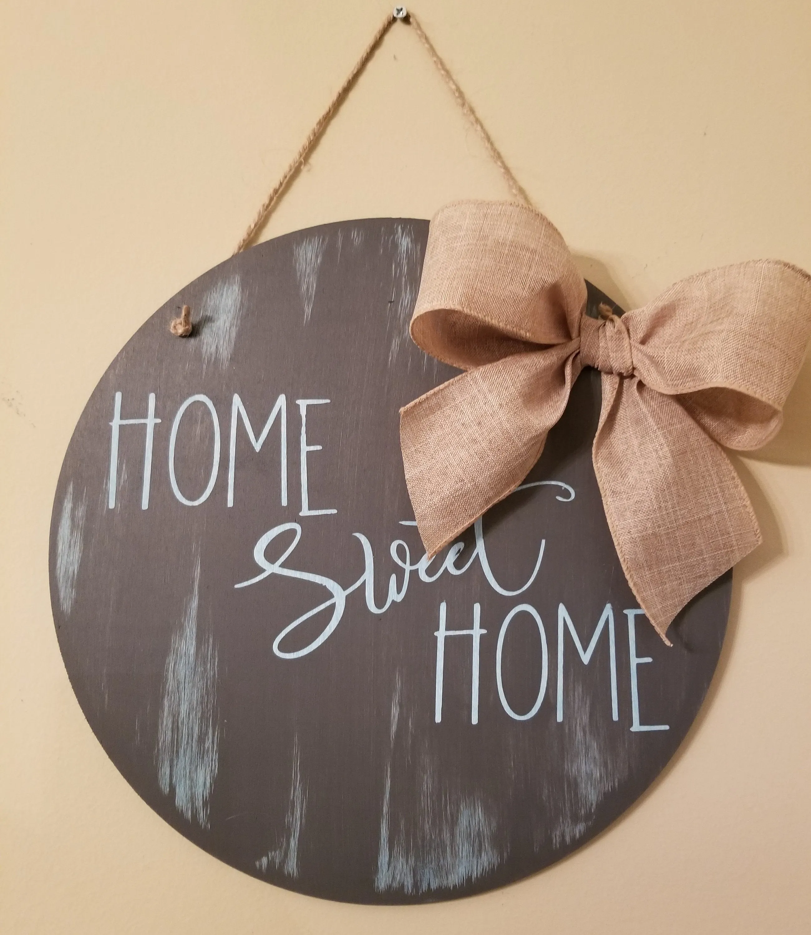 Round 1-sided Wood Sign with Twine Hanger 12"