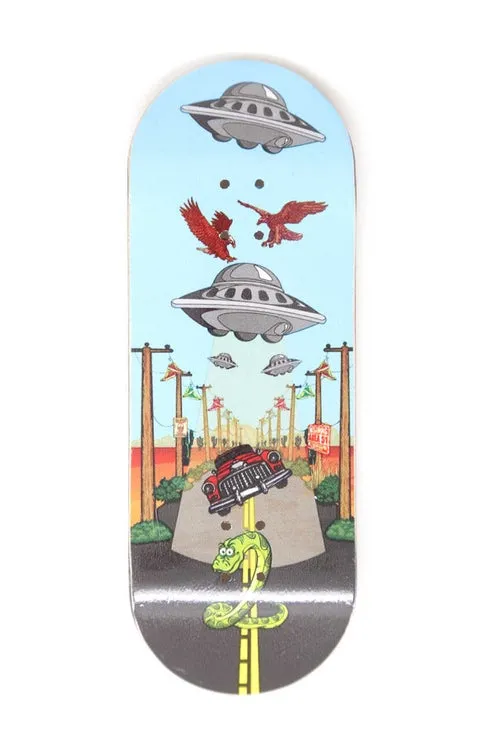 Skull Fingerboards - Alien Invasion Wooden Fingerboard Graphic Deck (34mm)