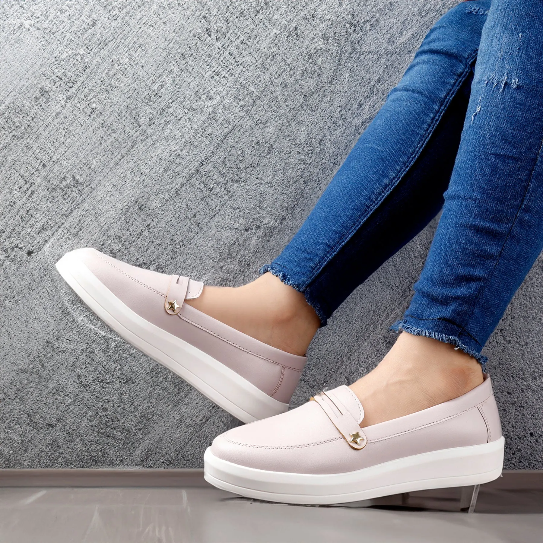 Ultra Comfortable and Trendiest Women Loafers