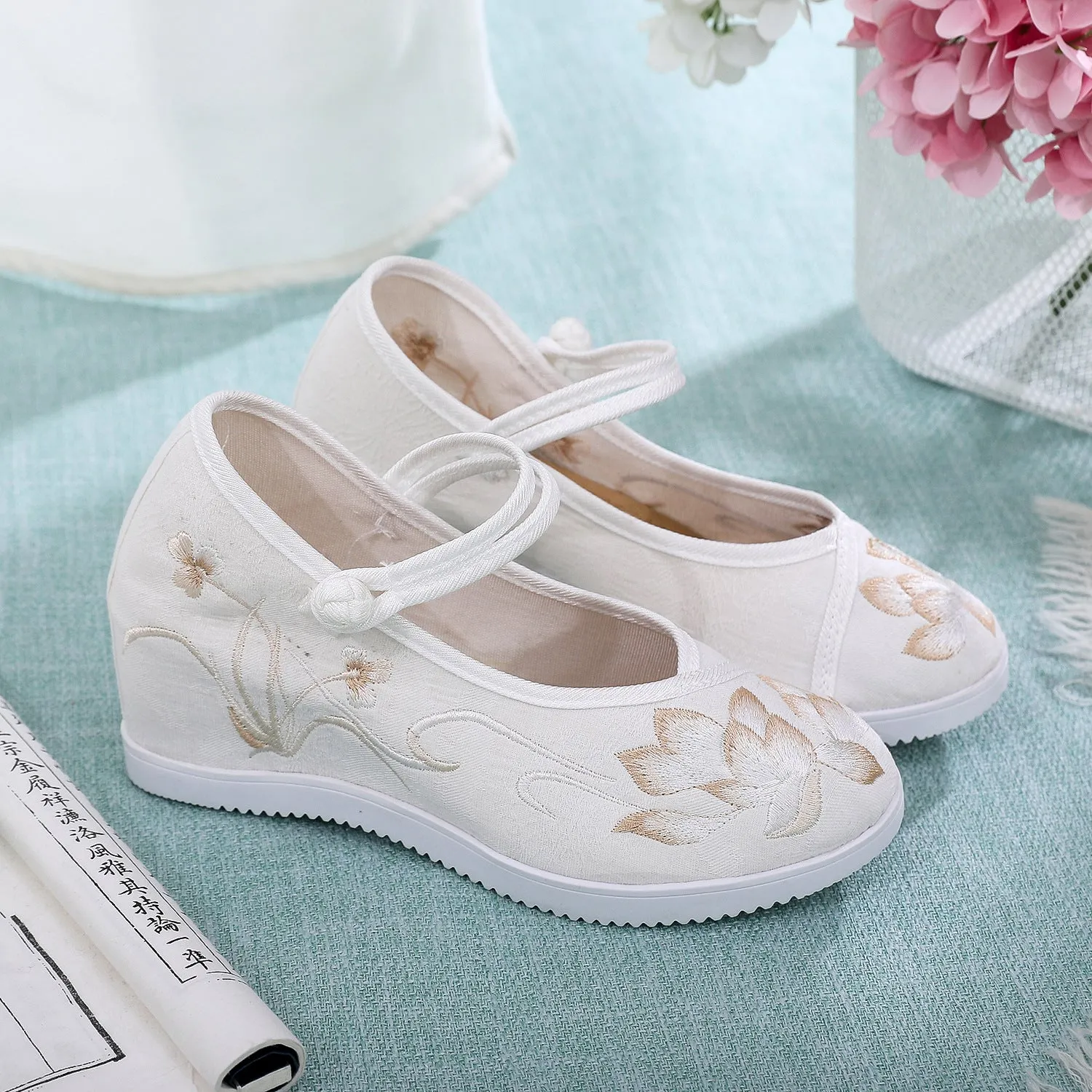 Women's Height Increasing Insole Round Toe Old Cloth Canvas Shoes